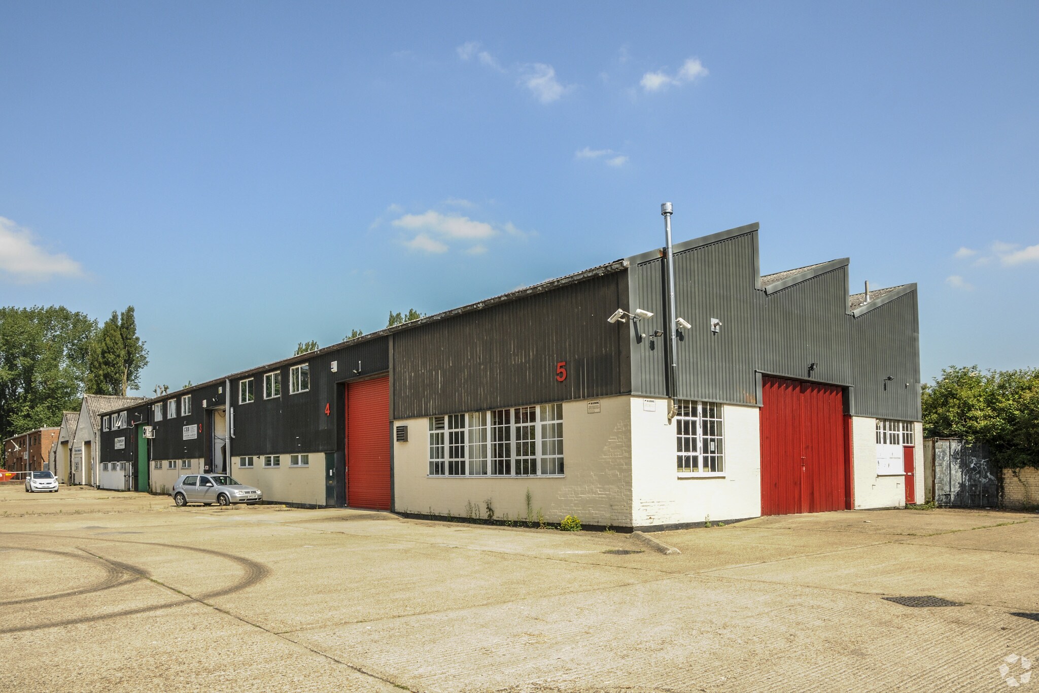 Lower Luton Rd, Harpenden, HRT AL5 5BZ