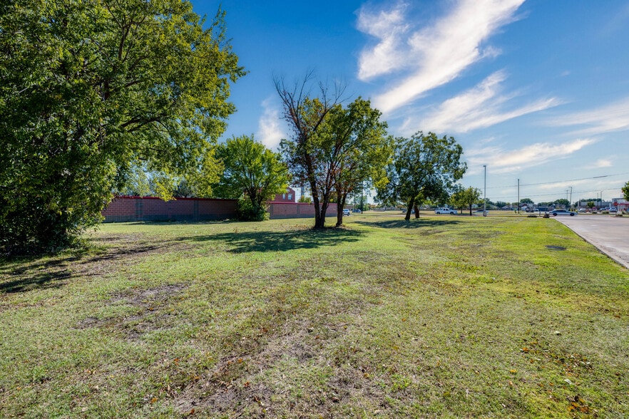 2401 Arapaho Rd, Garland, TX for sale - Other - Image 3 of 17