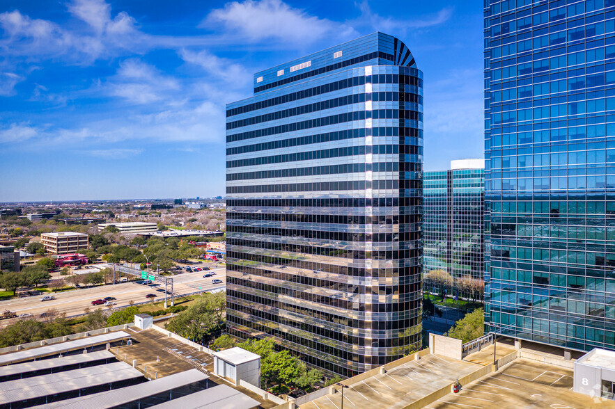 10375 Richmond Ave, Houston, TX for lease - Building Photo - Image 1 of 12