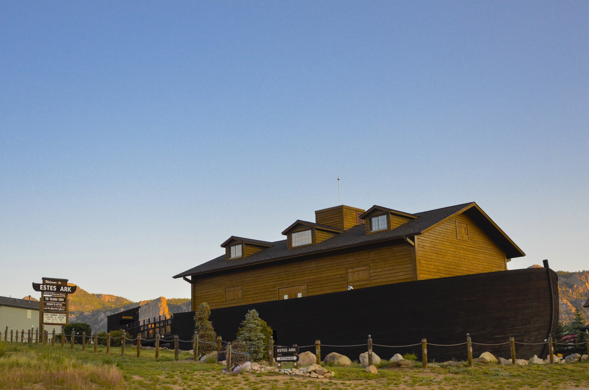 521 Lone Pine Dr, Estes Park, CO for sale Primary Photo- Image 1 of 18