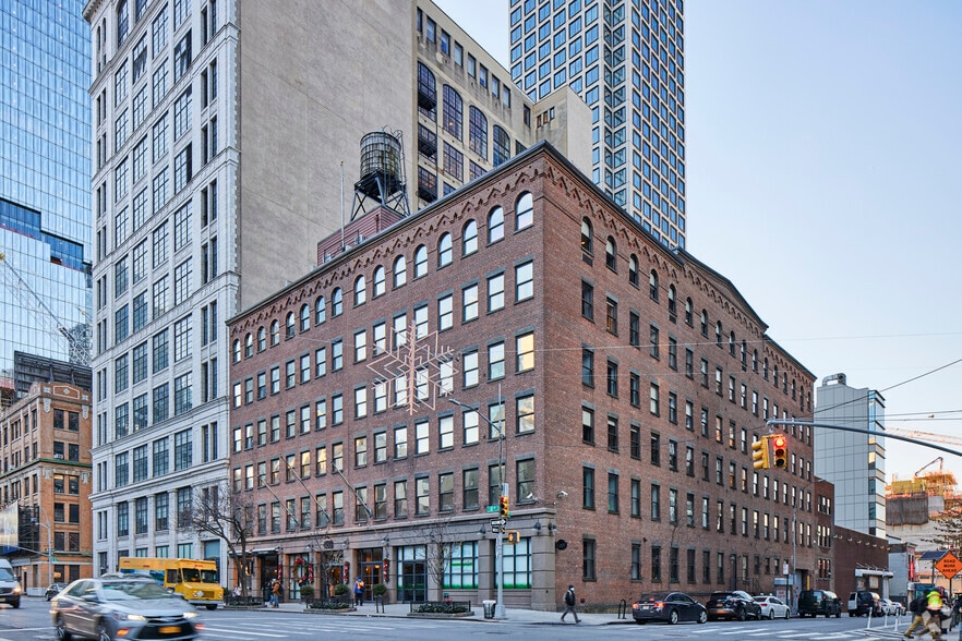 483 Tenth Ave, New York, NY for lease - Building Photo - Image 1 of 4