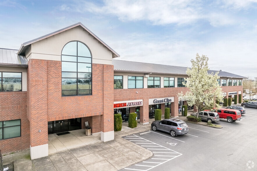 901 N Brutscher St, Newberg, OR for lease - Primary Photo - Image 1 of 5
