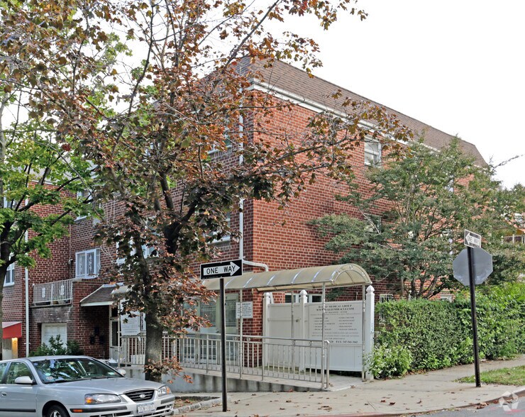 80-27 135th St, Jamaica, NY for sale - Primary Photo - Image 1 of 1