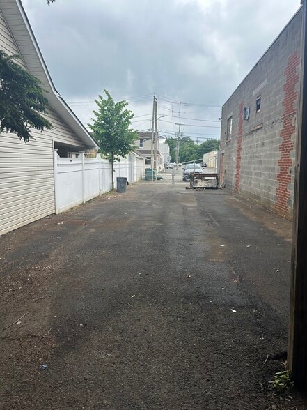 180 Sargeant Ave, Clifton, NJ for lease - Building Photo - Image 3 of 20