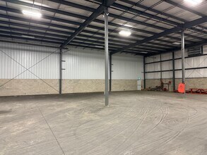 24 Old Onondaga Rd W, Brantford, ON for lease Interior Photo- Image 2 of 3