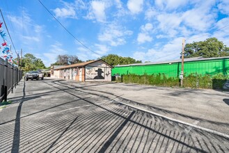 5119 W Commerce St, San Antonio, TX for lease Building Photo- Image 2 of 19