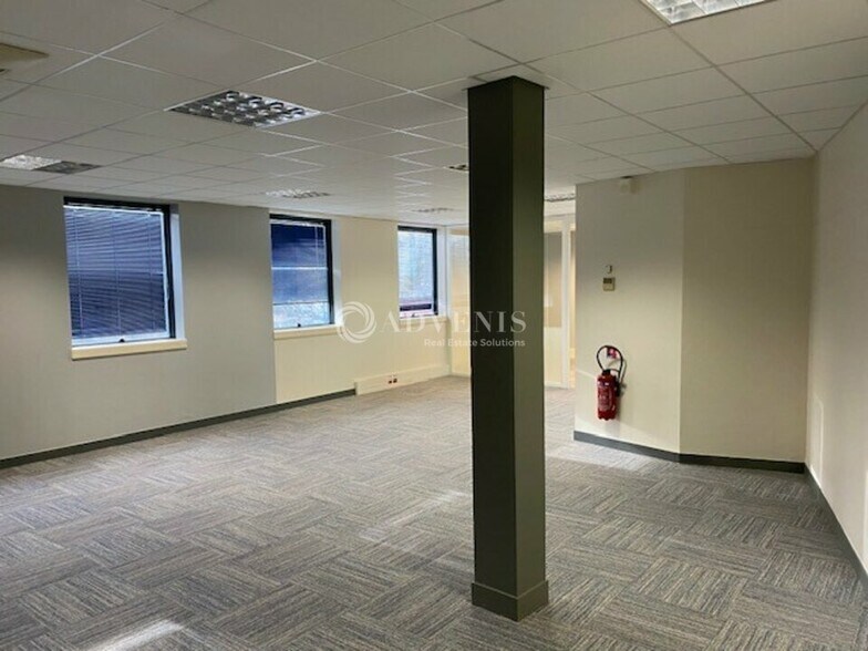 91103 Rue Pereire, Saint-Germain-en-Laye for sale - Building Photo - Image 3 of 12