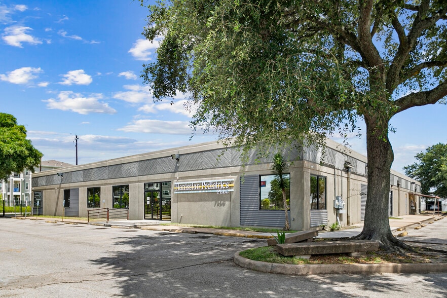 9809 Rowlett Rd, Houston, TX for lease - Building Photo - Image 1 of 23