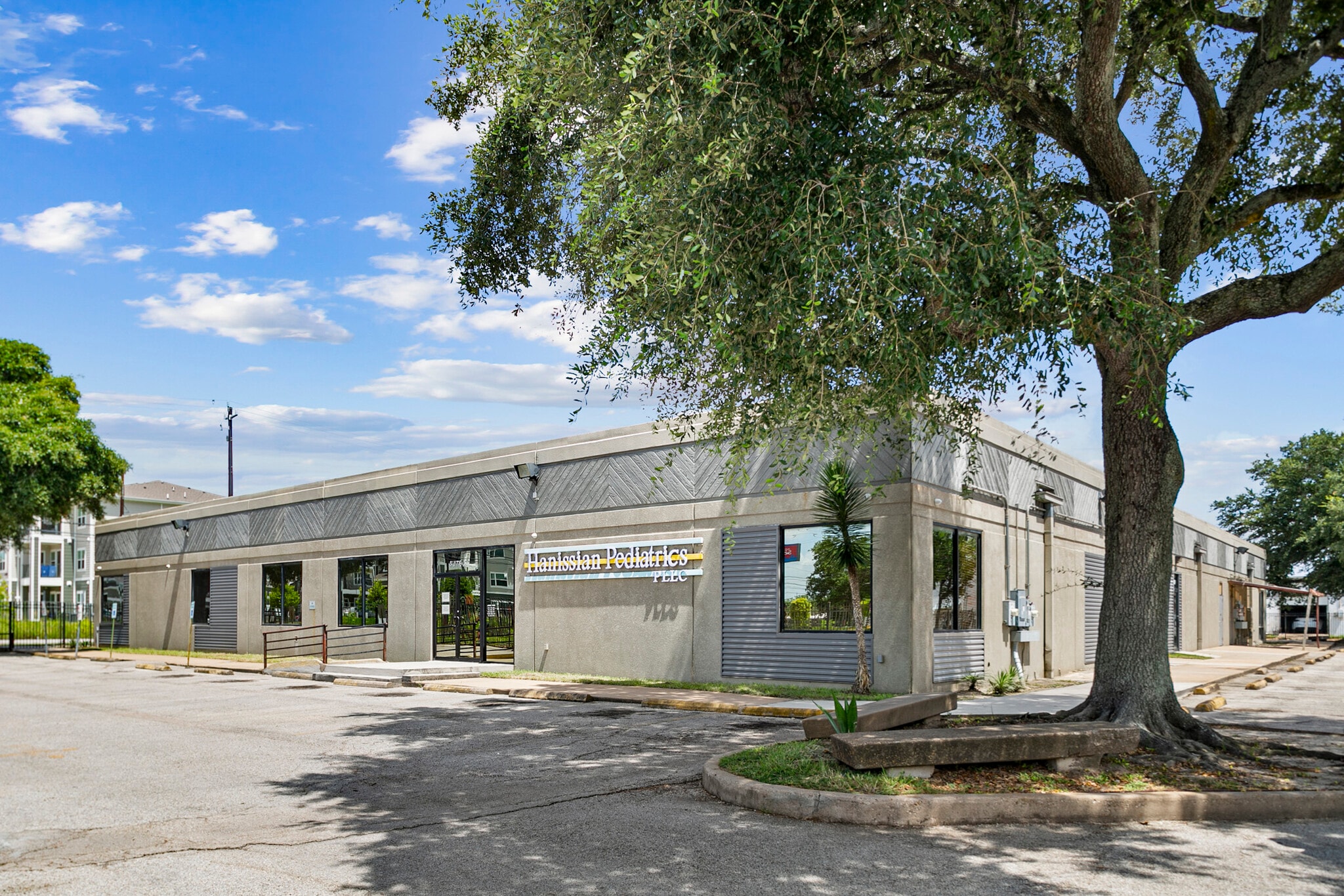 9809 Rowlett Rd, Houston, TX for lease Primary Photo- Image 1 of 25