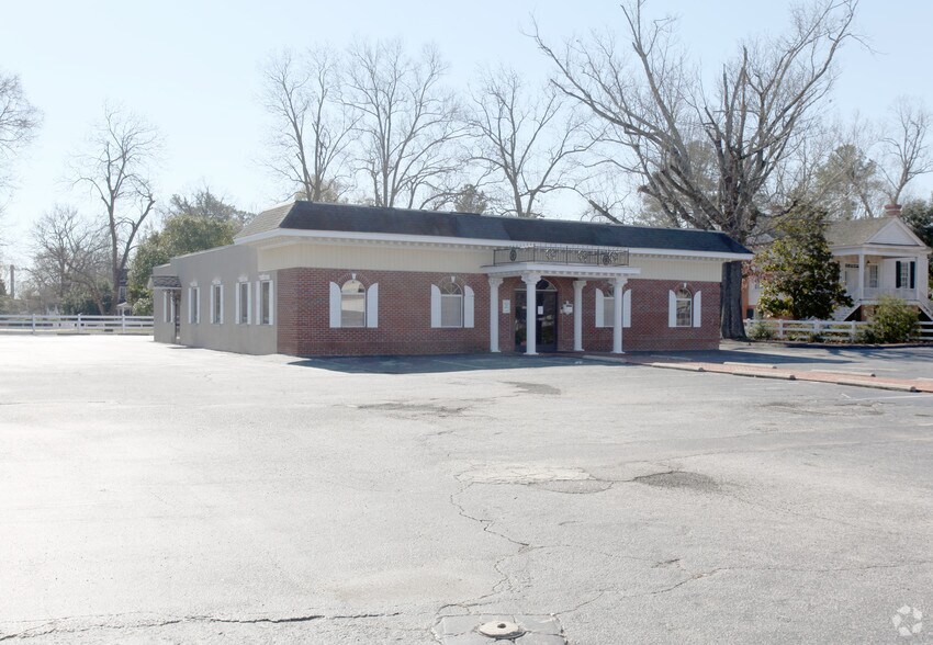 210 W Main St, Bennettsville, SC for sale - Primary Photo - Image 1 of 1