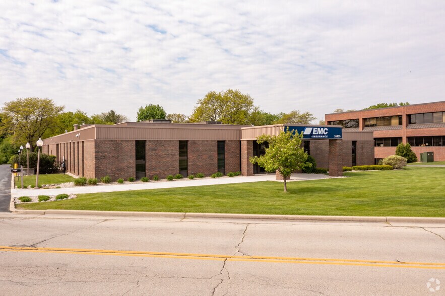 16455 W Bluemound Rd, Brookfield, WI 53005 Office for Sale