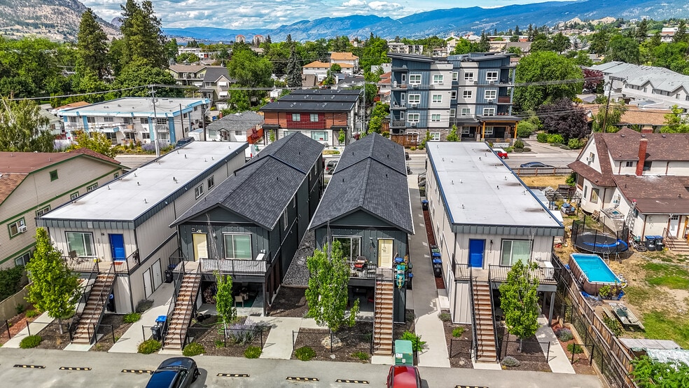 116 Calgary Av, Penticton, BC for sale - Building Photo - Image 2 of 24