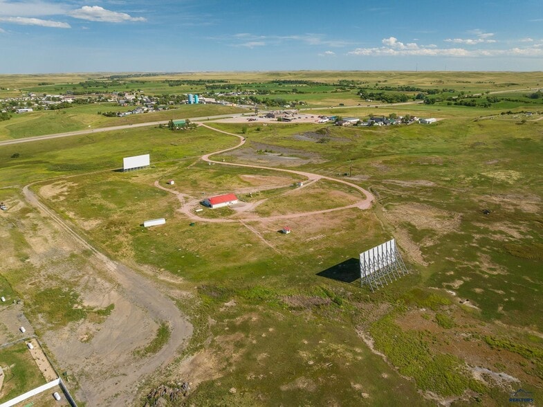 810 Tenaya st, Hermosa, SD for sale - Building Photo - Image 3 of 19