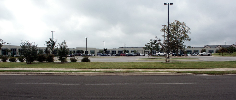 12708 Riata Vista Cir, Austin, TX for lease - Building Photo - Image 3 of 17