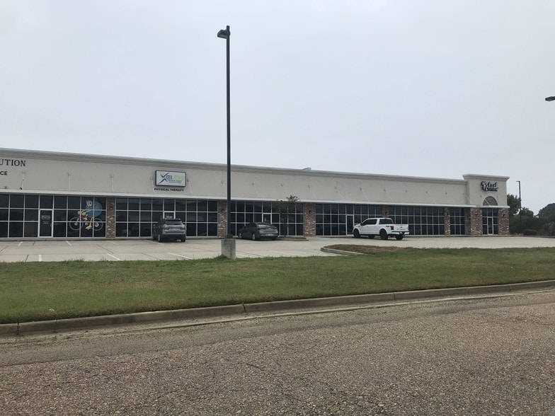 113 Dees Dr, Madison, MS for lease - Building Photo - Image 2 of 4