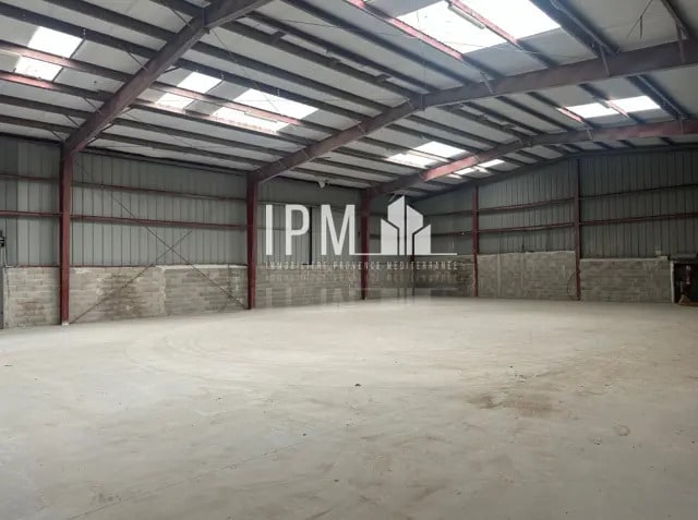 Flex in Aubagne for lease - Interior Photo - Image 1 of 9