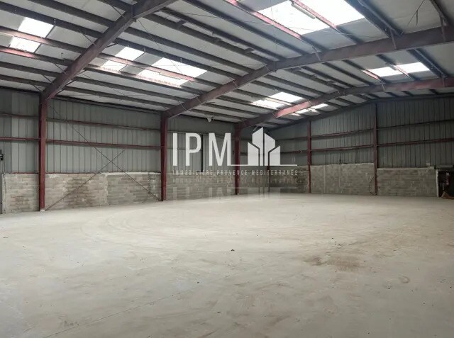 Flex in Aubagne for lease Interior Photo- Image 1 of 10