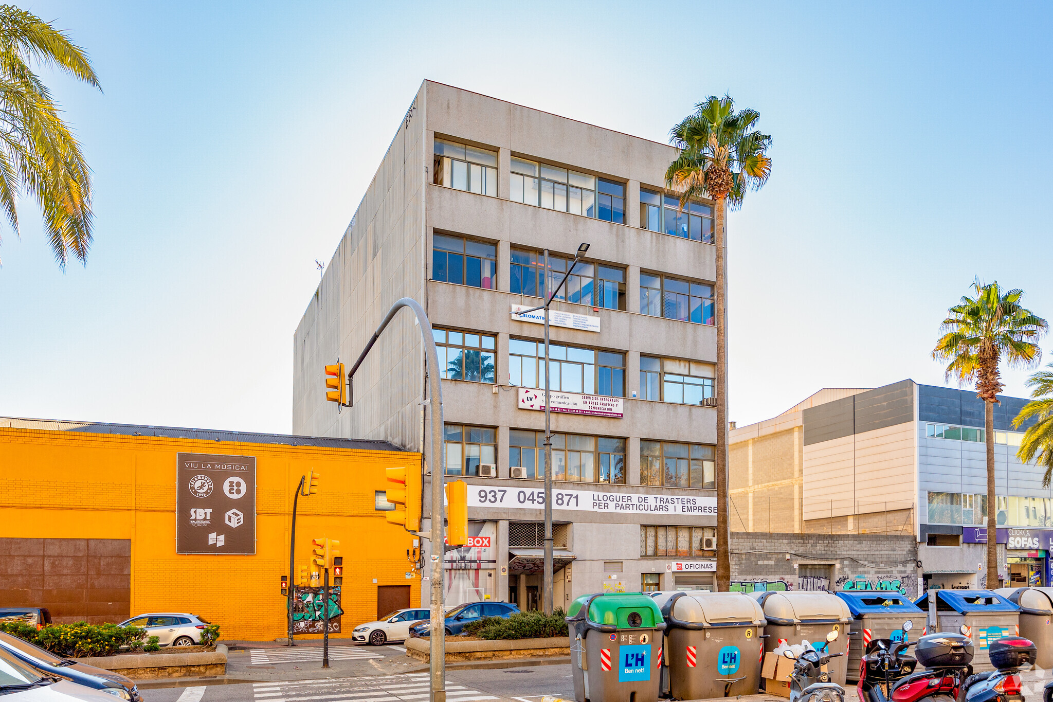 Office in L'hospitalet De Llobregat, Barcelona for lease Primary Photo- Image 1 of 4