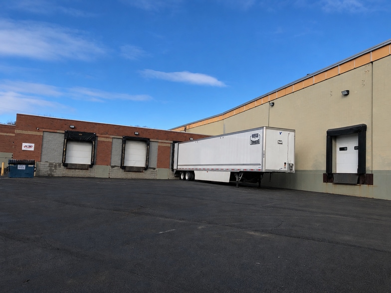 12 Elmwood Rd, Menands, NY for lease - Building Photo - Image 3 of 12