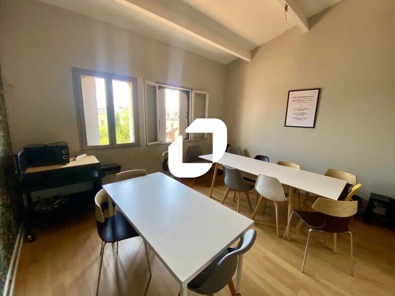 Office in Bordeaux for lease - Interior Photo - Image 3 of 4