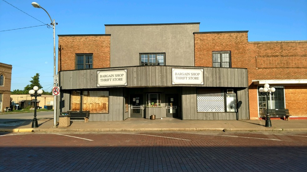 122 S Main St, Lindsay, OK for sale - Building Photo - Image 1 of 1