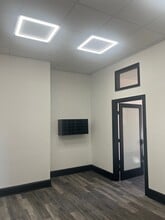 2131 Maryland Ave, Baltimore, MD for lease Interior Photo- Image 1 of 8