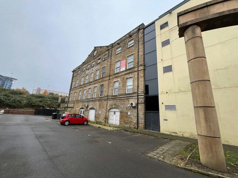 North Quay Dr, Sheffield for lease - Building Photo - Image 2 of 4