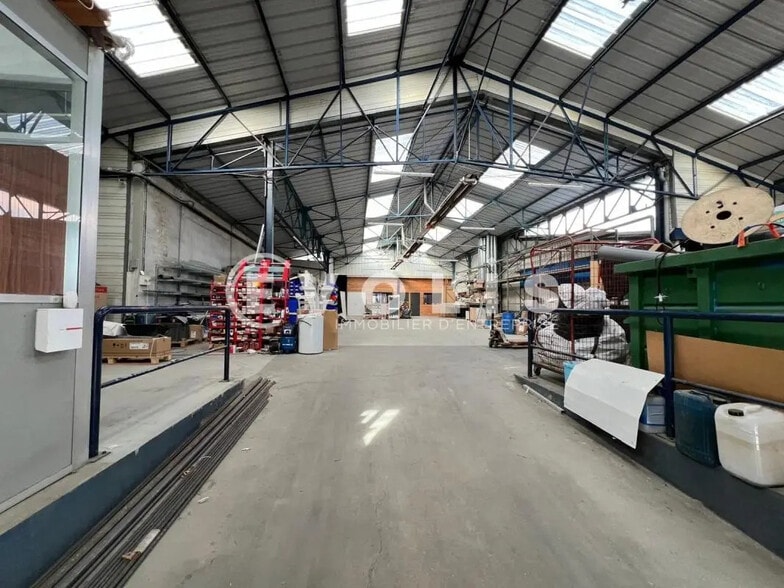 Flex in Tarare for sale - Building Photo - Image 3 of 11