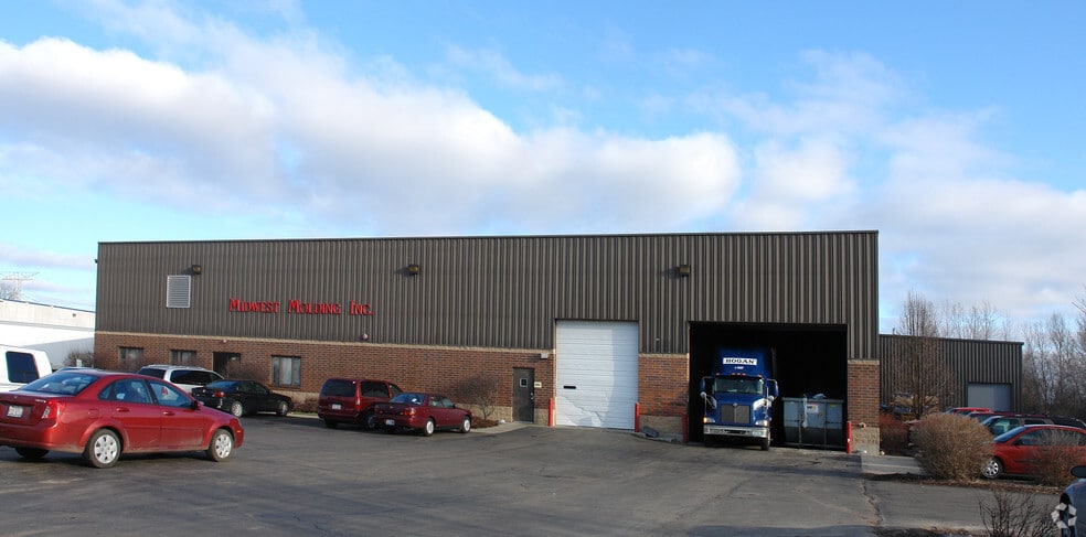 741 Winston St, West Chicago, IL for lease - Building Photo - Image 1 of 7