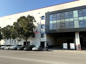 Industrial in L'Hospitalet de Llobregat, Barcelona for lease Interior Photo- Image 2 of 15