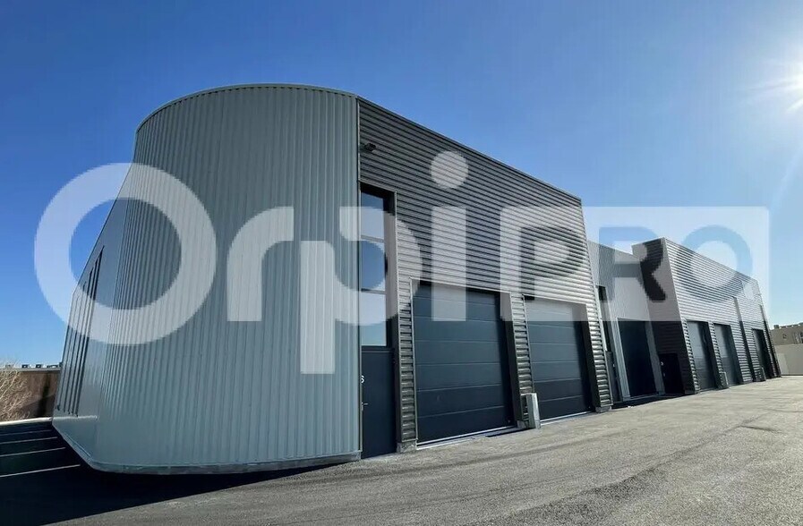 Flex in SAINT-GEORGES-D'ORQUES for sale - Building Photo - Image 2 of 4