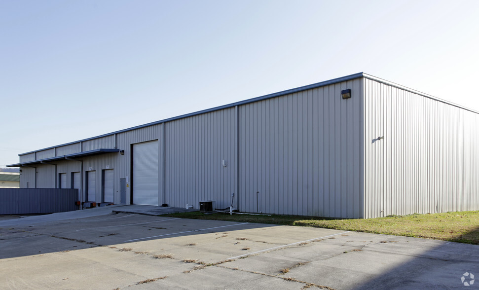 8920 Transport Ln, Ooltewah, TN for lease - Building Photo - Image 2 of 2