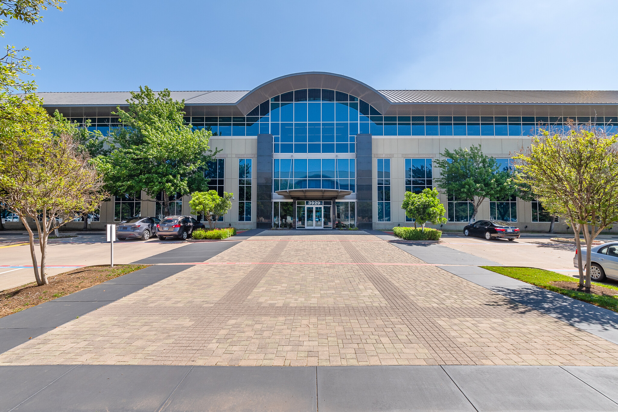 3929 W John Carpenter Fwy, Irving, TX for lease Building Photo- Image 1 of 10