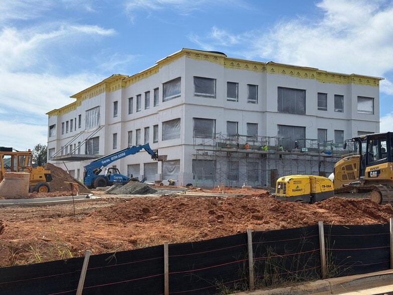 4401 Gabriel blvd, Holly Springs, GA for lease - Building Photo - Image 2 of 3