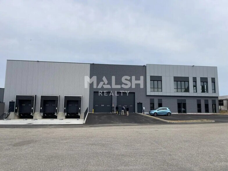 Flex in Corbas for lease - Building Photo - Image 1 of 18