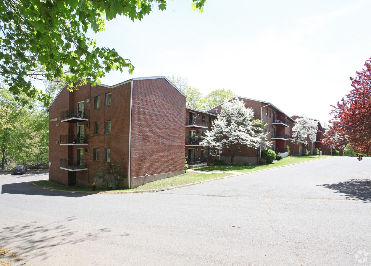 905 Burnside Ave, East Hartford, CT 06108