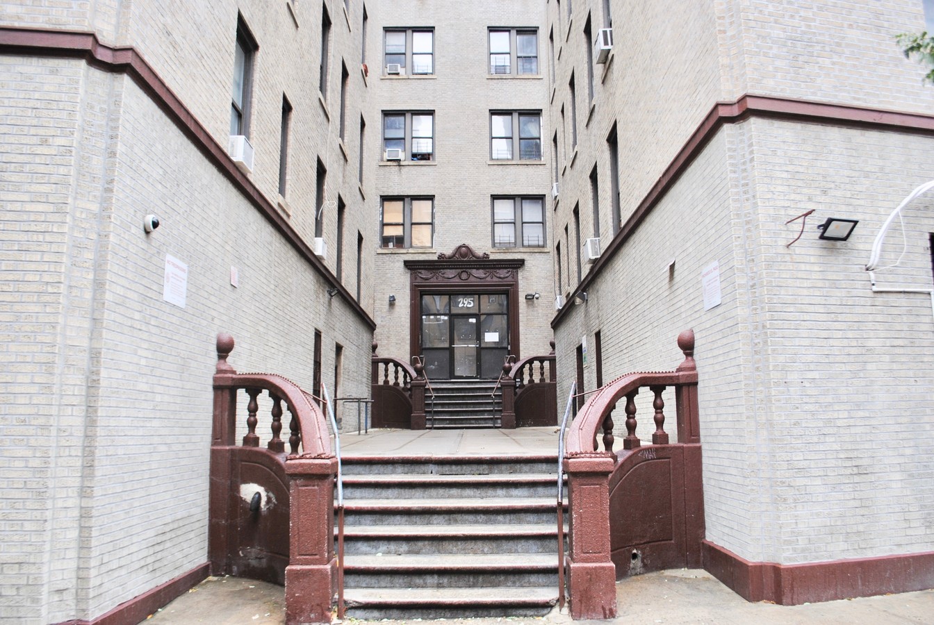 293-299 Fort Washington Ave, New York, NY 10032 | LoopNet