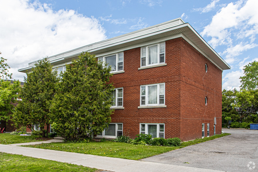 873-879 Kirkwood Av, Ottawa, ON for sale - Primary Photo - Image 1 of 2