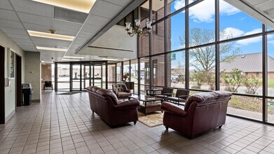 600 E Taylor St, Sherman, TX for lease Building Photo- Image 2 of 3