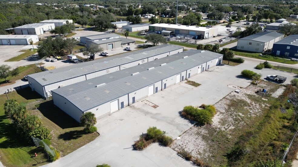 5469 Williamsburg Dr, Punta Gorda, FL for lease - Building Photo - Image 2 of 9