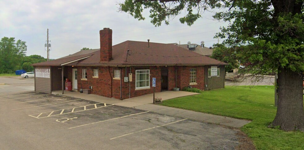 3711 SW Burlingame Rd, Topeka, KS for sale - Primary Photo - Image 1 of 1