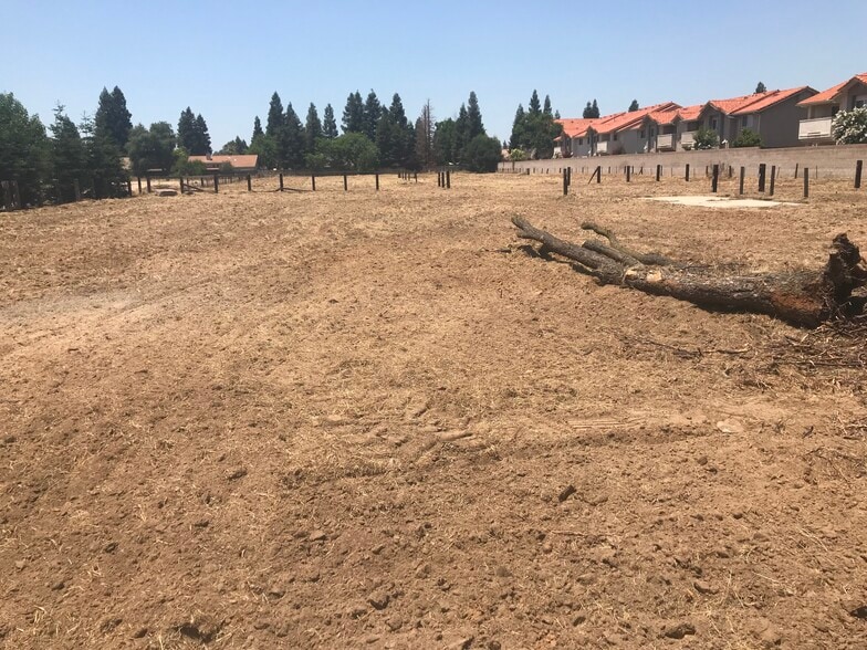 8715 N Chestnut Ave, Fresno, CA for sale - Building Photo - Image 3 of 9