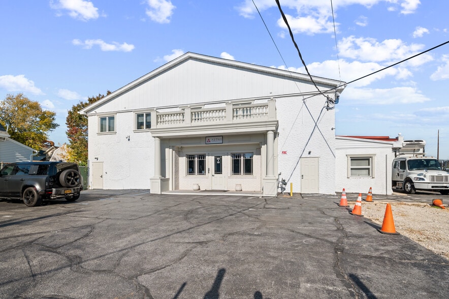 123 E Mineola Ave, Valley Stream, NY for sale - Building Photo - Image 2 of 37