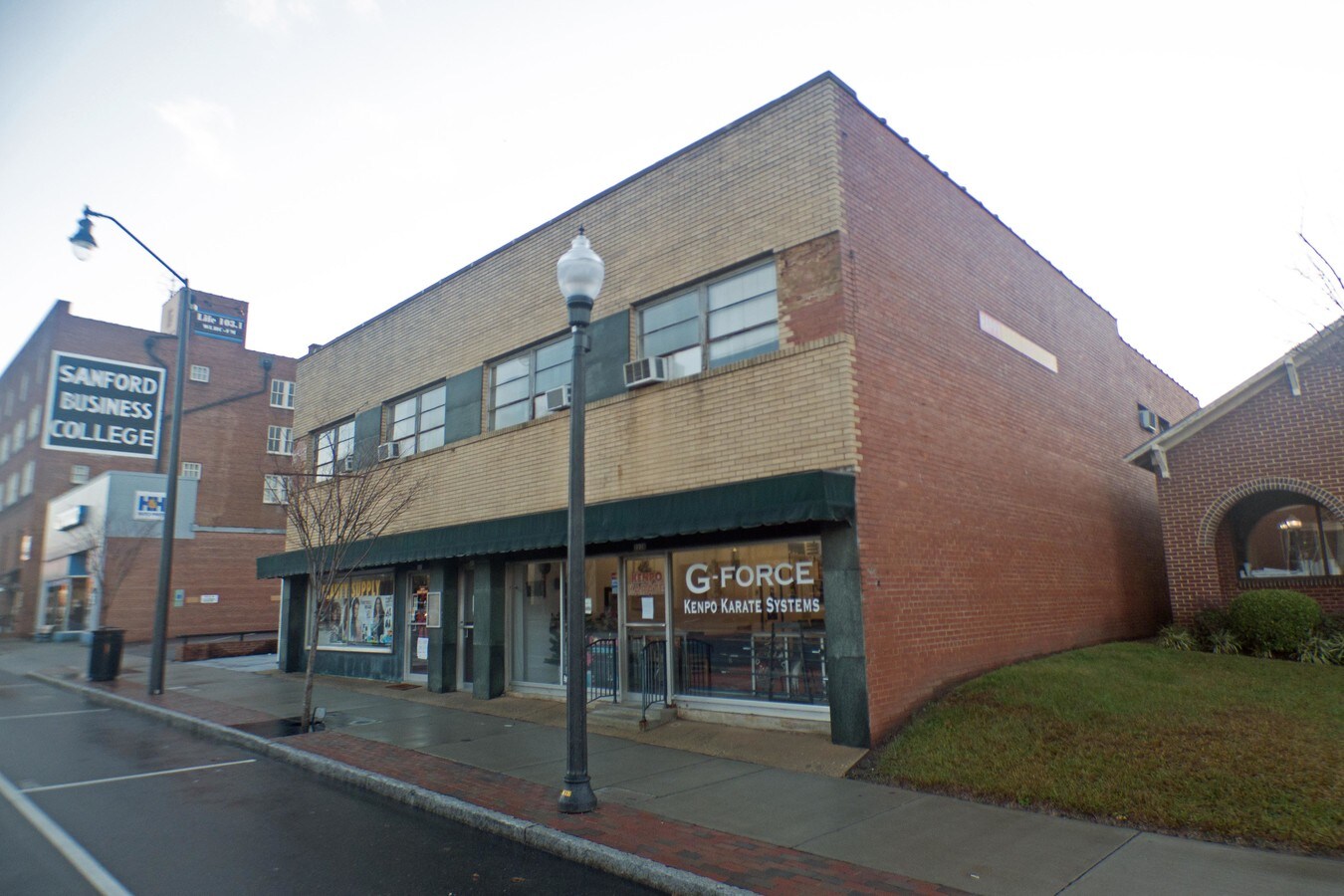 221 Carthage St, Sanford, NC 27330