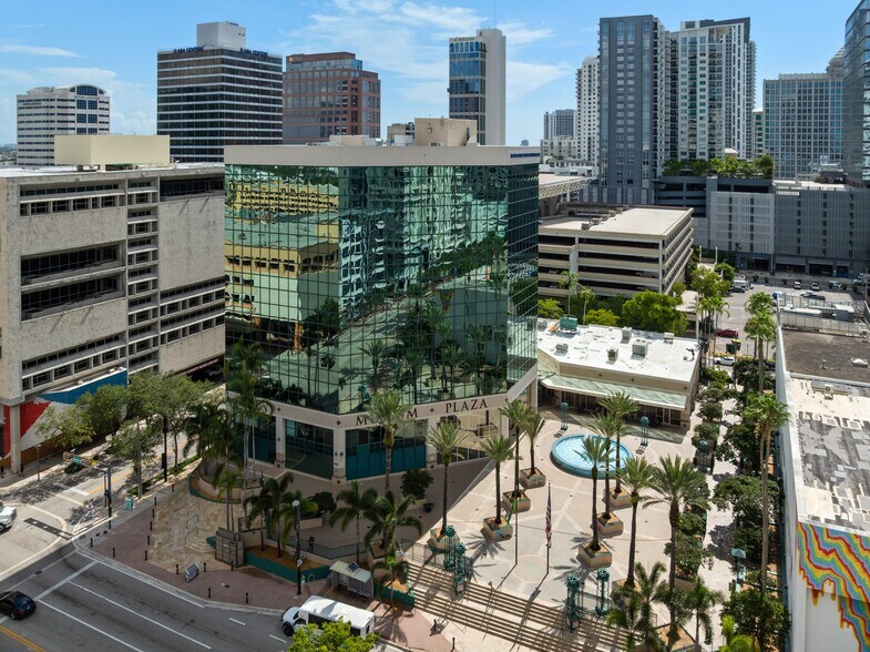 200 S Andrews Ave, Fort Lauderdale, FL for sale - Building Photo - Image 3 of 8