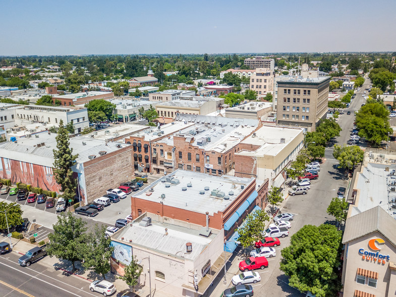 115-125 S Church St, Visalia, CA for lease - Building Photo - Image 2 of 9