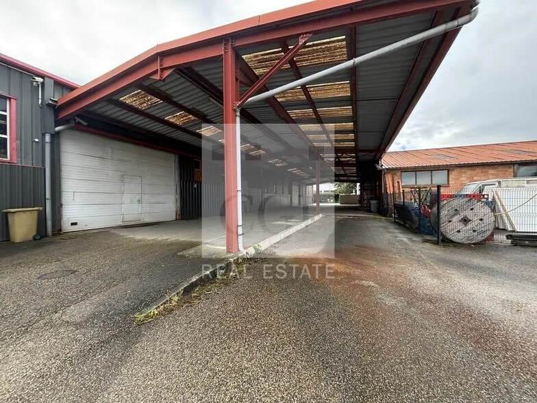 Flex in Civrieux-d'Azergues for sale - Building Photo - Image 2 of 12
