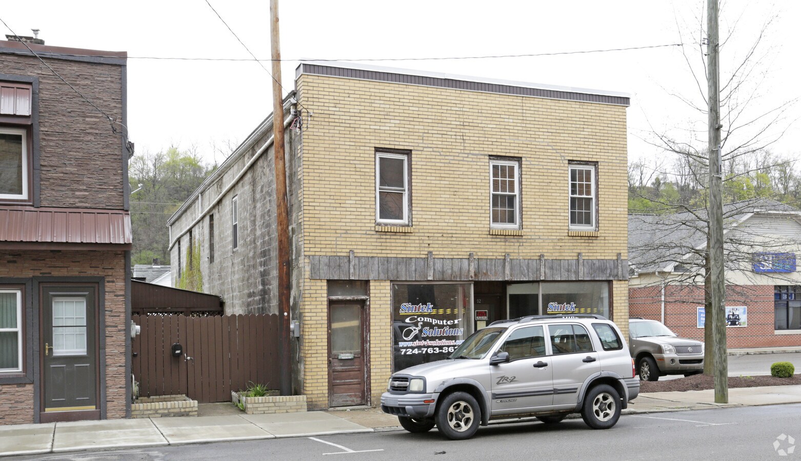 926 5th Ave, Ford City, PA 16226