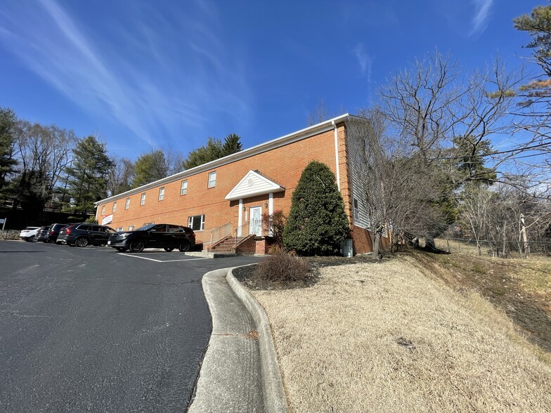 4519 Brambleton Ave, Roanoke, VA for lease - Building Photo - Image 2 of 9