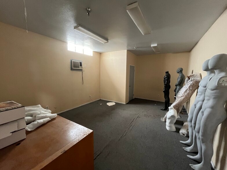 8830-8832 Miner St, Los Angeles, CA for lease - Building Photo - Image 3 of 16